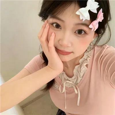 小姑娘艾萝依